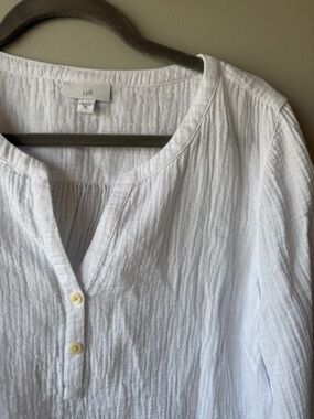 J Jill  White Gauze 100% Cotton Split-Neck Henley elastic wrist size M medium